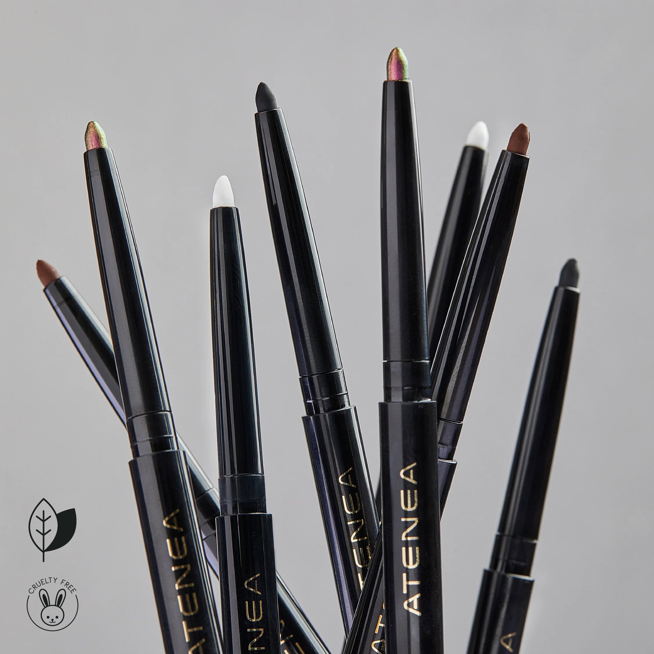 LÁPIZ DELINEADOR EN GEL 1ST SCENE