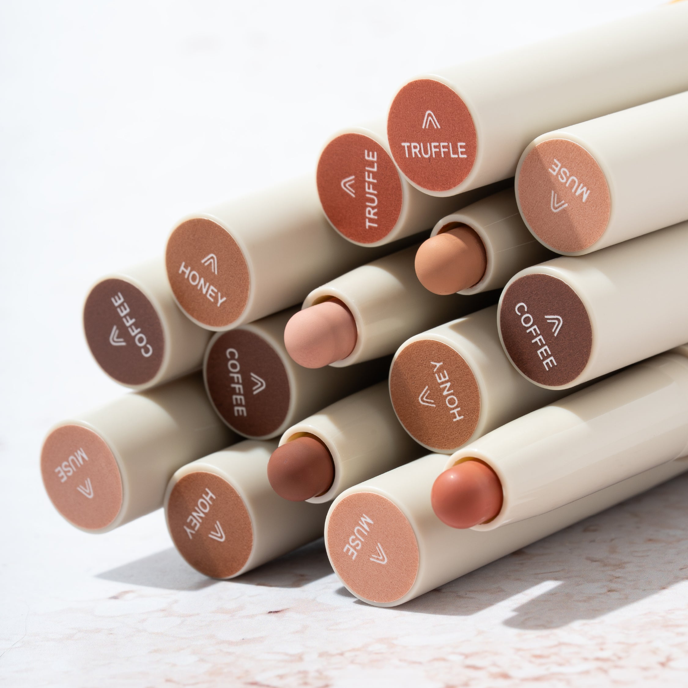 SOMBRAS CREMOSAS MATE EN BARRA